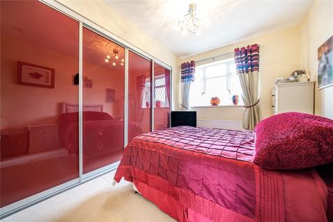 11 Lawrence Drive, Ickenham, Uxbridge, UB10 8RN