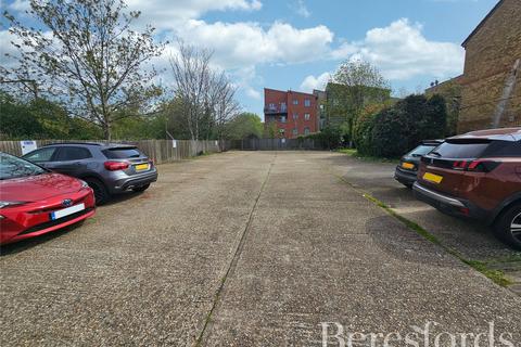 67 Vignoles Road, Romford, RM7 0DU