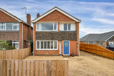 3 bedroom detached house for sale, Derwent Drive, Oakham