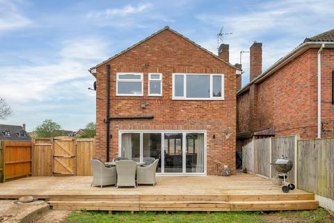 3 bedroom detached house for sale, Derwent Drive, Oakham