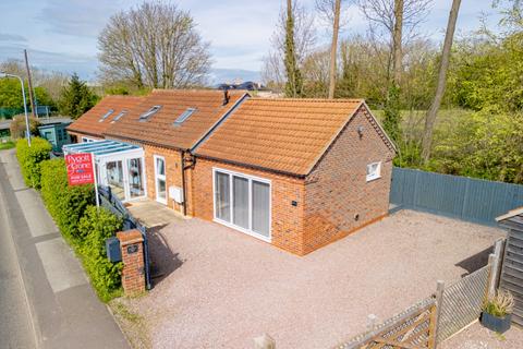 2 bedroom detached bungalow for sale, Washingborough Road, Heighington, Lincoln, Lincolnshire, LN4