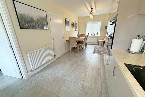 4 bedroom detached house for sale, Burnham Road, Wythall, B47 6AT