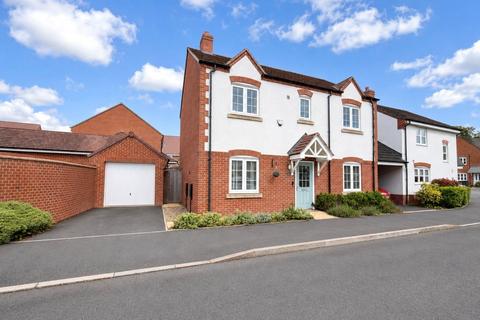 4 bedroom detached house for sale, Burnham Road, Wythall, B47 6AT