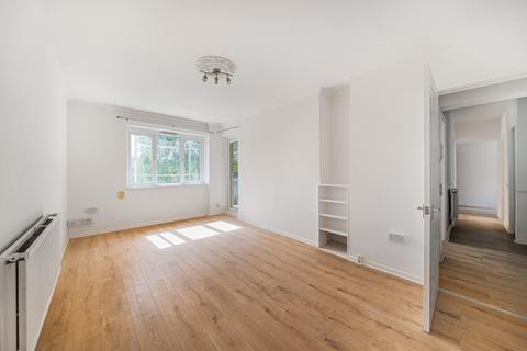3 bedroom apartment to rent, Kingswood Estate London SE21