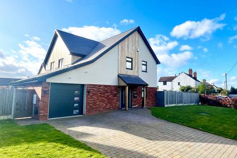 4 bedroom detached house for sale, Bratton Road, Bratton, Telford, Shropshire, TF5