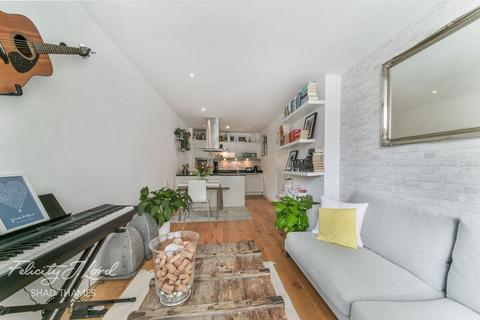 1 bedroom flat for sale, Luna House, Bermondsey Wall West, SE16