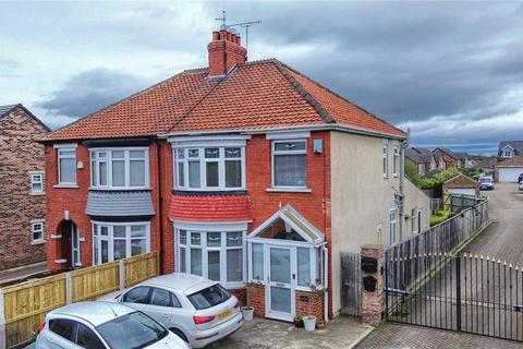 3 bedroom semi-detached house to rent, Ormesby Bank, Ormesby