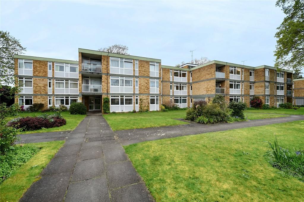 Laleham Court, Horsell GU21 2 bed flat for sale £315,000