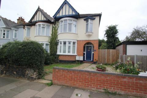 Southend on Sea - 1 bedroom flat for sale