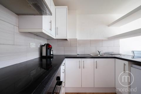 1 bedroom flat for sale, Britten Close, London NW11