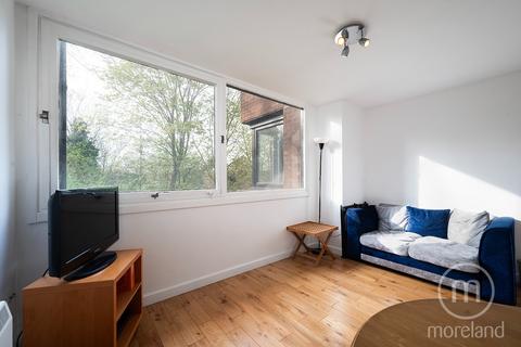 1 bedroom flat for sale, Britten Close, London NW11