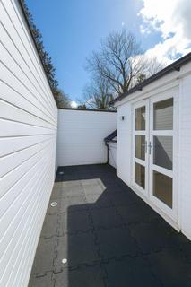 undefined, Coningsby Road, H13