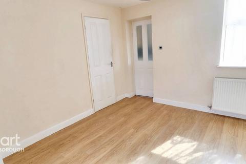 3 bedroom terraced house for sale, Craig Street, Peterborough