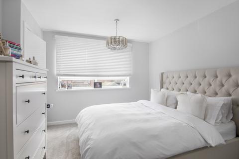 1 bedroom apartment for sale, Lower Queens Road, Buckhurst Hill, IG9