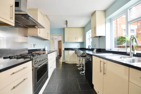51 Shrubbery Avenue, Worcester, WR1 1QP