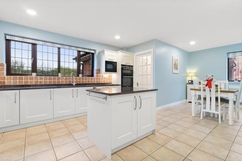Briarwood Moseley Road, Hallow, Worcester, WR2 6NH