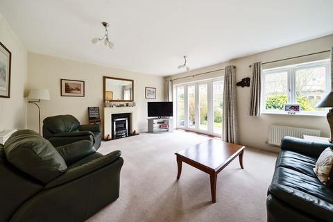 5 bedroom detached house for sale, Pinehurst Gardens, West Byfleet, KT14