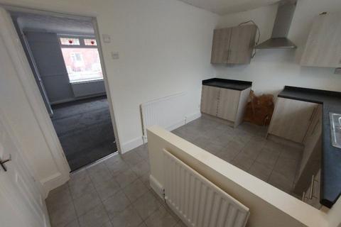 3 bedroom semi-detached house to rent, Myrtle Road, Stockton-on-tees TS19