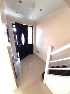 3 bedroom semi-detached house to rent, Penbury Road, Southall, Greater London, UB2
