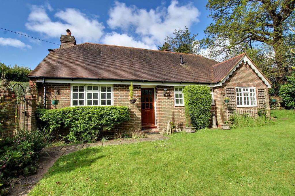 Fox Hill, Haywards Heath, RH16 3 bed property for sale £500,000