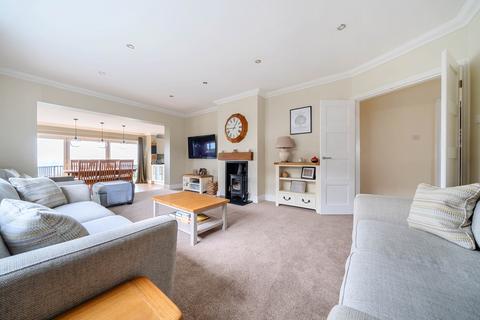 32 Cauldham Lane, Capel Le Ferne, Folkestone, CT18 7HG