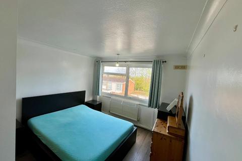 2 bedroom apartment to rent, Claybury, Bushey WD23