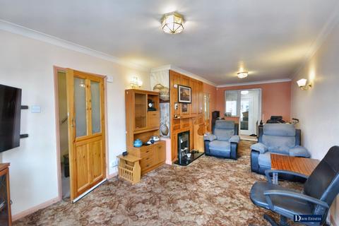 3 bedroom semi-detached house for sale, Squirrels Heath Lane, Gidea Park, Romford, RM2