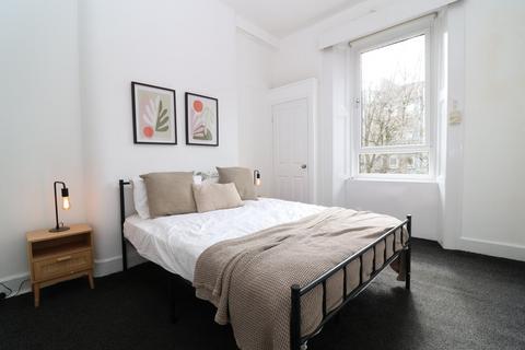 2 bedroom flat to rent, Roslea Drive, Glasgow, G31
