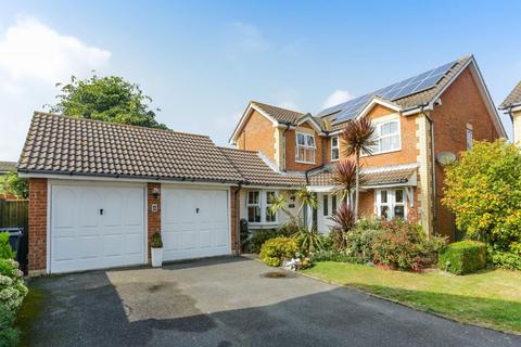 4 bedroom detached house for sale, Cliffside Drive, Broadstairs, CT10