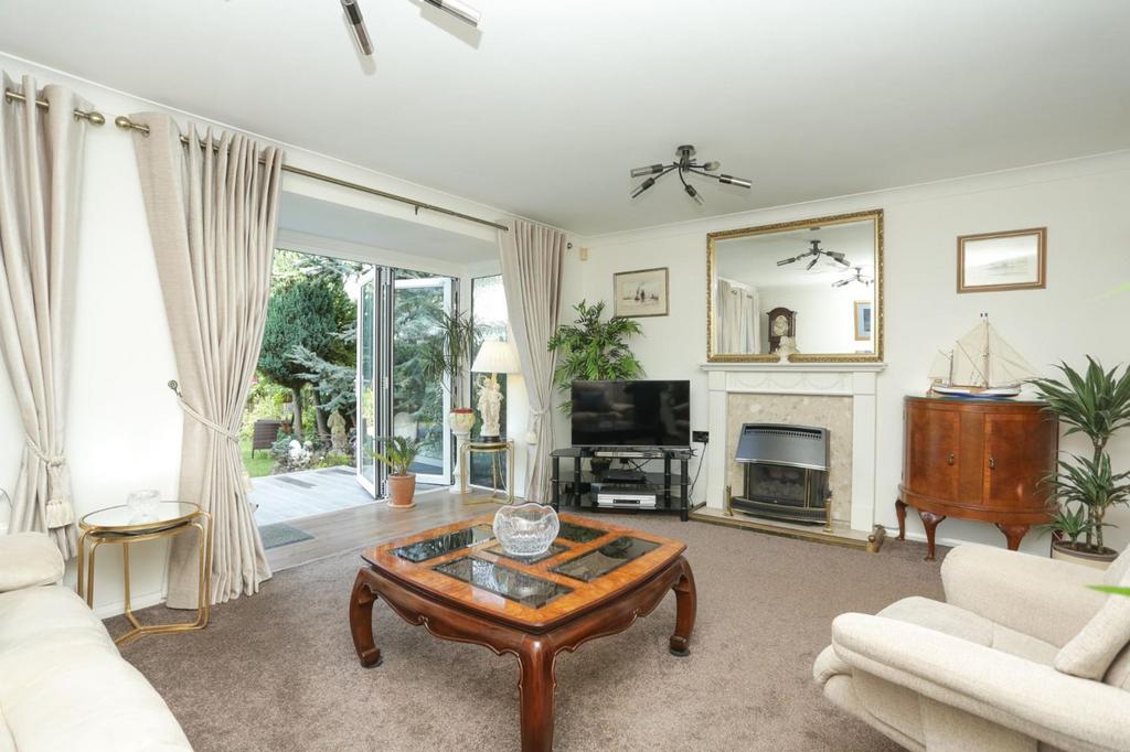 6 Cliffside Drive. Broadstairs-64.jpg