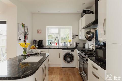 60 Ash Tree Way, Croydon, CR0 7SJ
