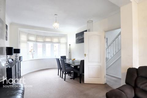 15 Lowlands Road, Aveley, South Ockendon, RM15 4ED