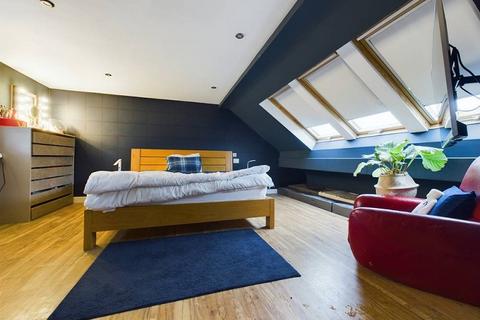 4 bedroom semi-detached house for sale, Heol Y Deri, Rhiwbina, Cardiff. CF14