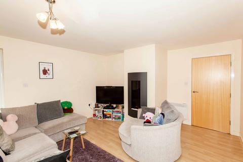 3 bedroom ground floor flat for sale, Tapton Lock Hill, Varley House, S41