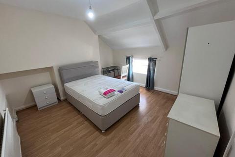 3 bedroom maisonette to rent, 32B Brunswick Street Swansea