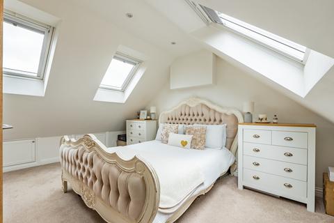 3 bedroom end of terrace house for sale, Bramble Lane, Carterton, Oxfordshire, OX18