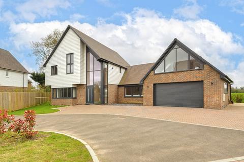 5 bedroom detached house for sale, Warmlake Orchard, Sutton Valence, Maidstone, Kent, ME17 3TU