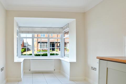 14 Colonel Drive, Rushwick, Worcester, WR2 5TW