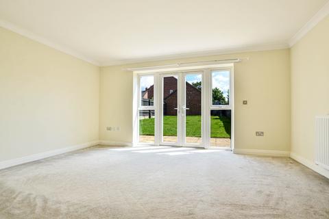 14 Colonel Drive, Rushwick, Worcester, WR2 5TW