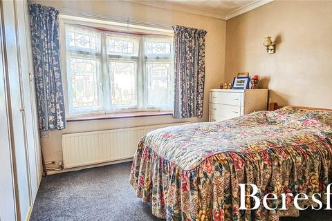 2 bedroom bungalow for sale, Harrow Crescent, Heaton Grange, RM3