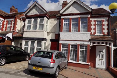 Mixed use to rent, Biscot Road, Luton, Bedfordshire (C)