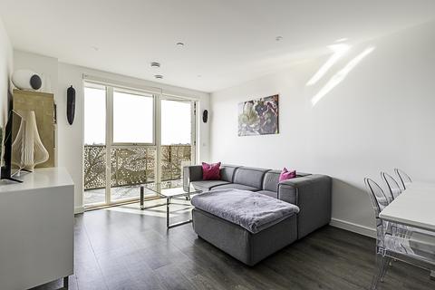 2 bedroom flat to rent, Pembrey Court, London W3