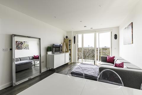2 bedroom flat to rent, Pembrey Court, London W3