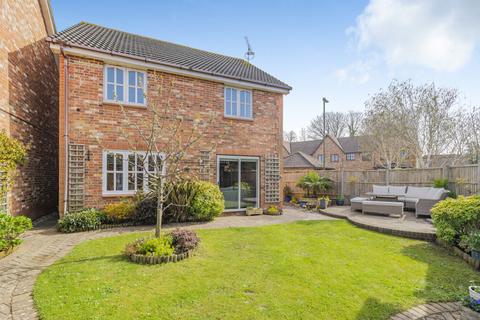 3 Carnation Close, Littlehampton, BN17 6WR