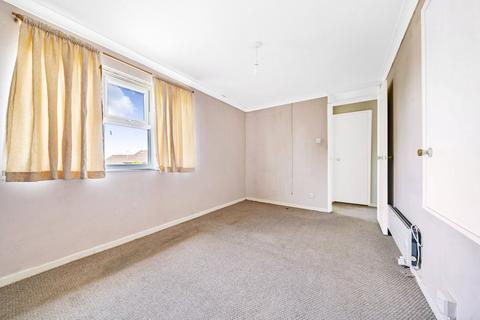 25 Ashbury Crescent, Guildford, GU4 7HG