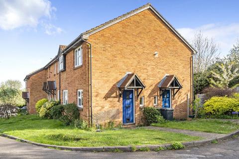 25 Ashbury Crescent, Guildford, GU4 7HG