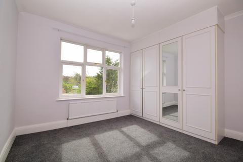 3 bedroom semi-detached house to rent, Bennetts Way Croydon CR0