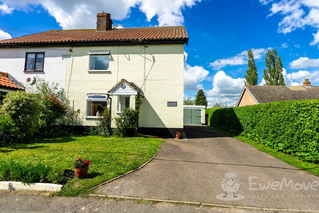 Wymondham, NR18 3 bed semidetached house for sale £375,000