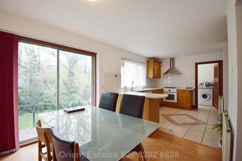 4 bedroom semi-detached house for sale, Kings Close, London