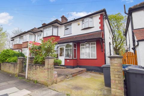 4 bedroom semi-detached house for sale, Kings Close, London